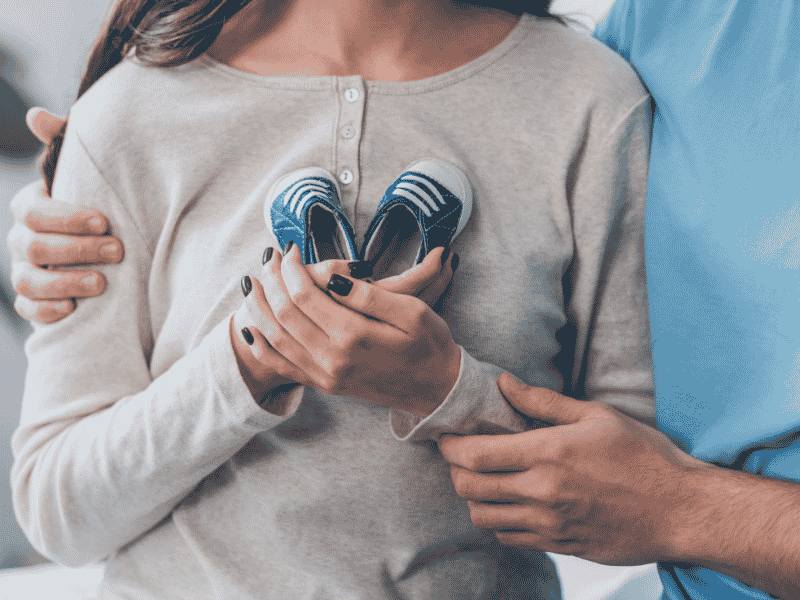 Deuil périnatal : que dire et que faire pour soutenir les parents endeuillés ?